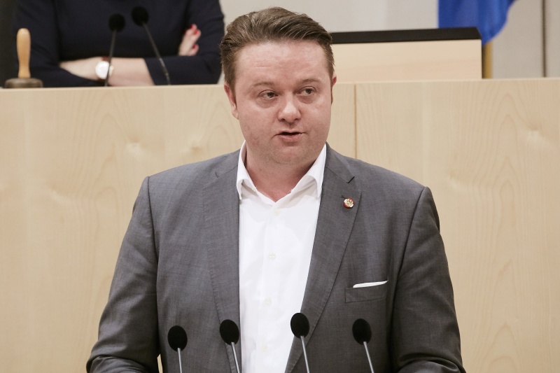 Nationalratsabgeordneter Mario Lindner (S) am Rednerpult