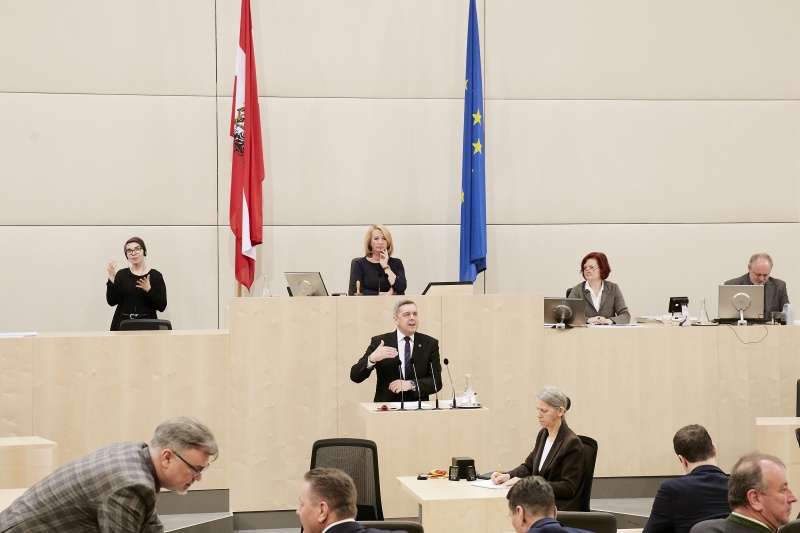 Nationalratsabgeordneter Konrad Antoni (S) am Rednerpult