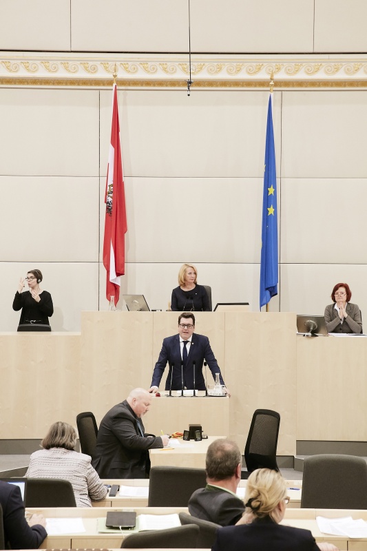 Nationalratsabgeordneter Robert Laimer (S) am Rednerpult