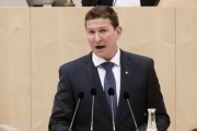 Nationalratsabgeordneter Andreas Kühberger (V) am Rednerpult