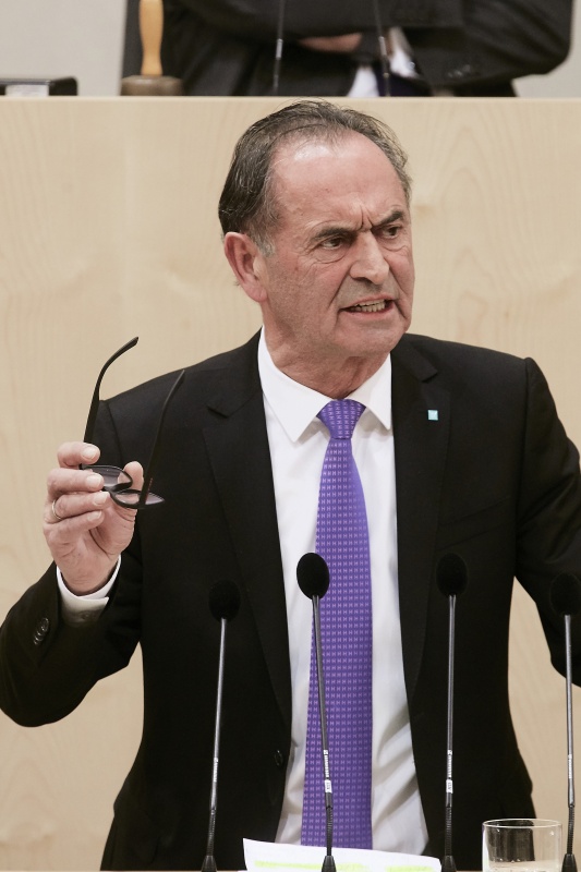 Nationalratsabgeordneter Gabriel Obernosterer (V) am Rednerpult