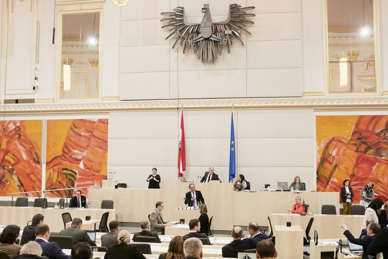 Nationalratsabgeordneter Gabriel Obernosterer (V) am Rednerpult