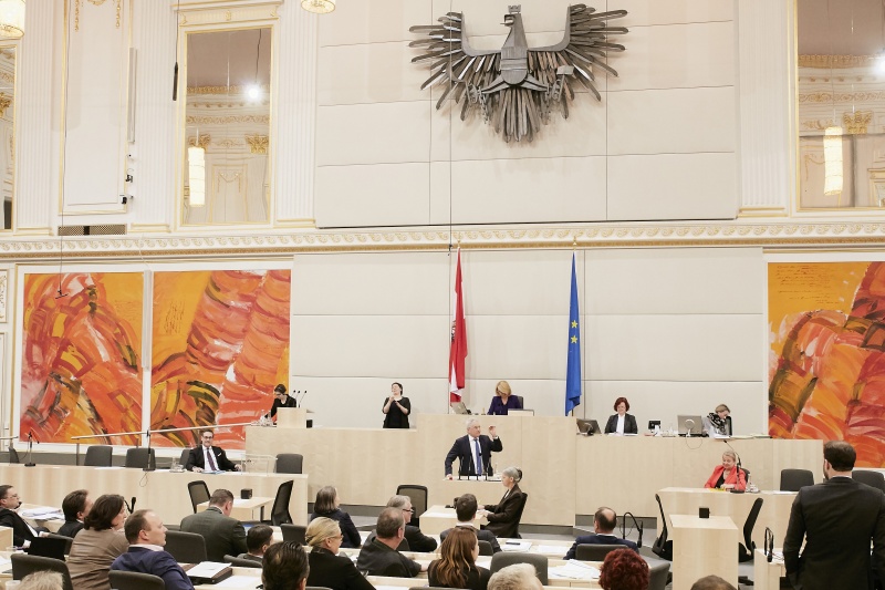 Nationalratsabgeordneter David Lasar (F) am Rednerpult