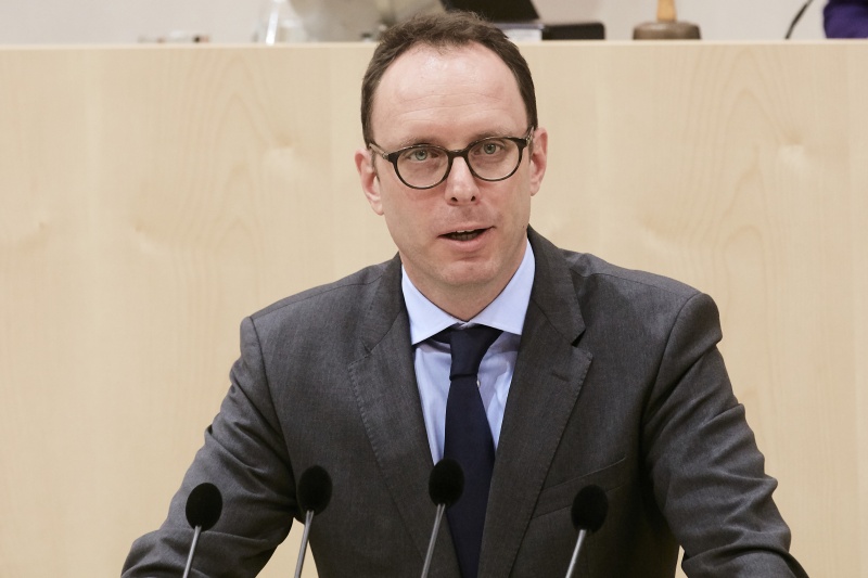 Nationalratsabgeordneter Andreas Ottenschläger (V) am Rednerpult