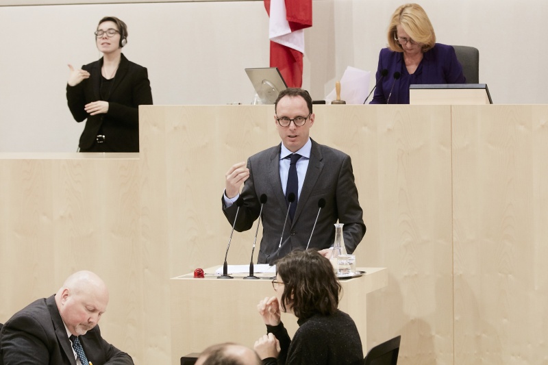 Nationalratsabgeordneter Andreas Ottenschläger (V) am Rednerpult