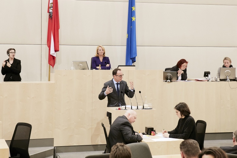 Nationalratsabgeordneter Andreas Ottenschläger (V) am Rednerpult