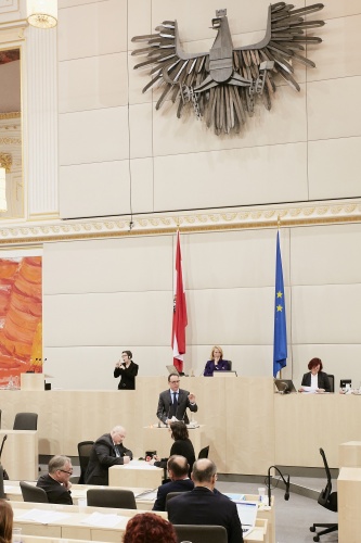 Nationalratsabgeordneter Andreas Ottenschläger (V) am Rednerpult
