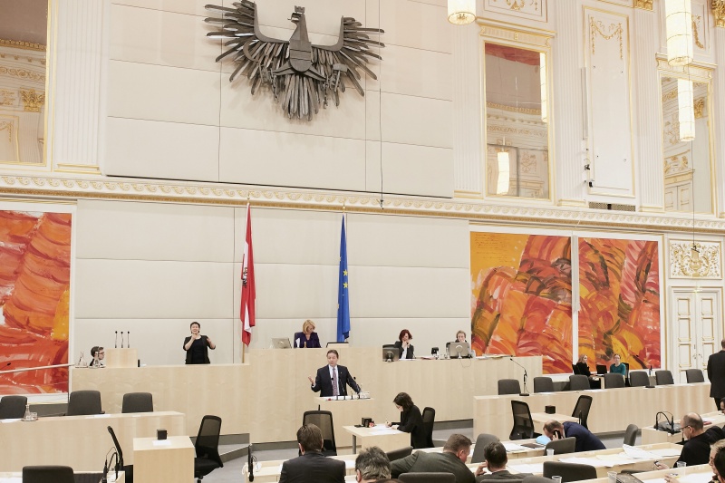 Nationalratsabgeordneter Nikolaus Berlakowich (V) am Rednerpult