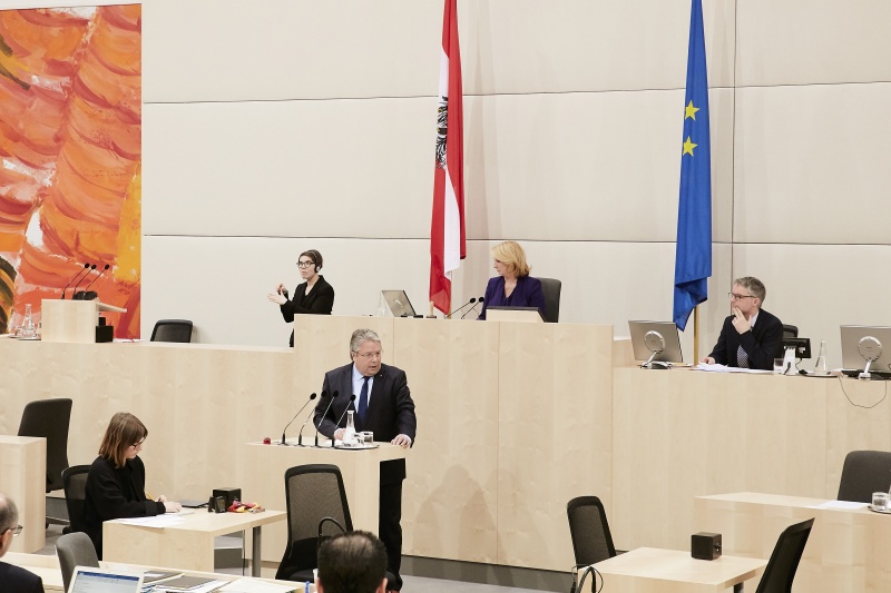 Nationalratsabgeordneter Franz Hörl (V) am Rednerpult