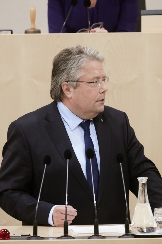 Nationalratsabgeordneter Franz Hörl (V) am Rednerpult