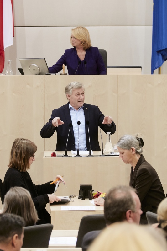 Nationalratsabgeordneter Franz Leonhard Eßl (V) am Rednerpult