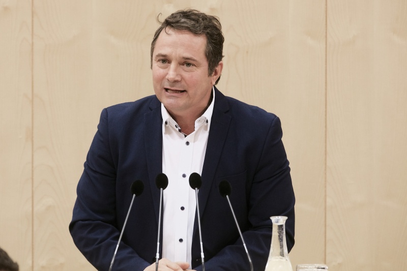 Nationalratsabgeordneter Norbert Sieber (V) am Rednerpult