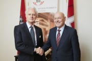 von rechts: Bundesratspräsident Reinhard Todt (S), Botschafter von Italien in Österreich Sergio Barbanti