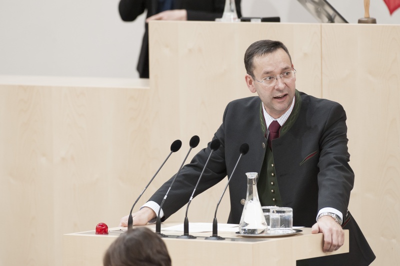 Am Rednerpult: Nationalratsabgeordneter Hermann Brückl (F)