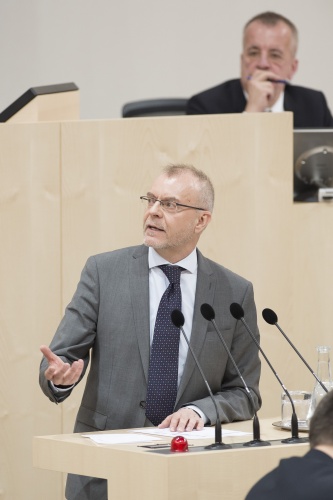 Am Rednerpult: Nationalratsabgeordneter Harald Troch (S)