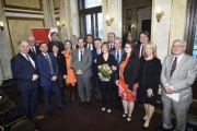 Gruppenfoto mit PreisträgerInnen und Jury