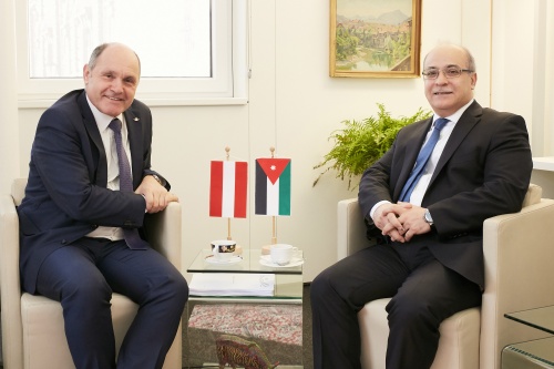 von links: Nationalratspräsident Wolfgang Sobotka (V), Botschafter des Haschemitischen Königreichs Jordanien  Hussam Abdullah Hasan Ghodayeh al Husseini