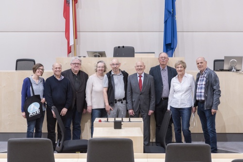 Bundesratspräsident Reinhard Todt (S) mit einer Delegation des Archivs der Arbeiterjugendbewegung
