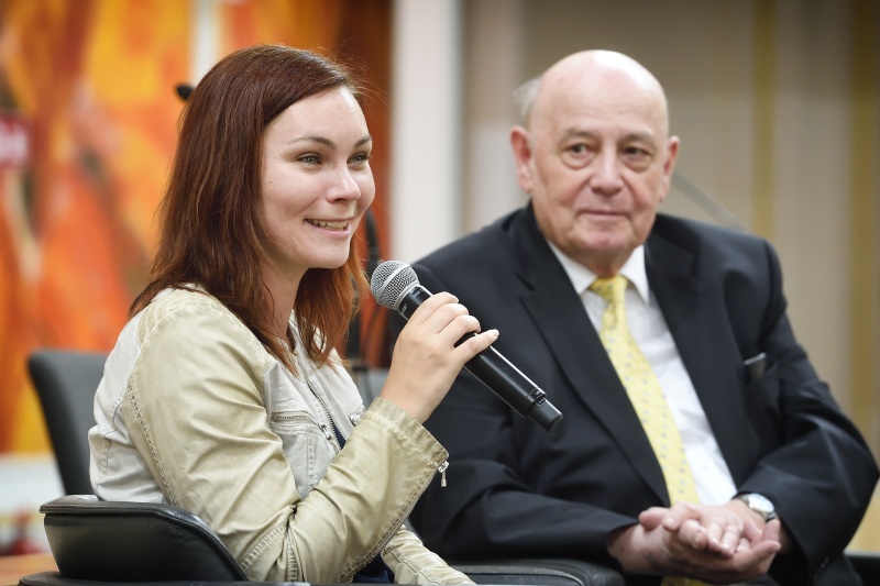 Podium von links: Nationalratsabeordnete Eva-Maria Himmelbauer (V), Regierungsrat Anton Salesny