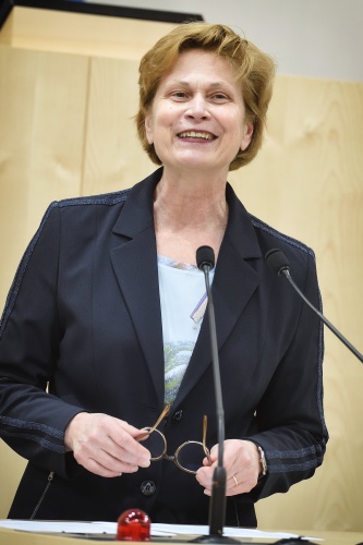 Begrüßung druch Parlamentsvizedirektorin Susanne Janistyn-Novák