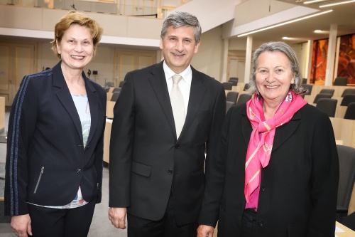 Von links: Parlamentsvizedirektorin Susanne Janistyn-Novák, Vizekanzler a. D. Dr. Michael Spindelegger, Bundesministerin a. D. Dr. Hilde Hawlicek