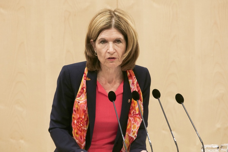 Bundesrätin Andrea Eder-Gitschthaler (V) am Rednerpult