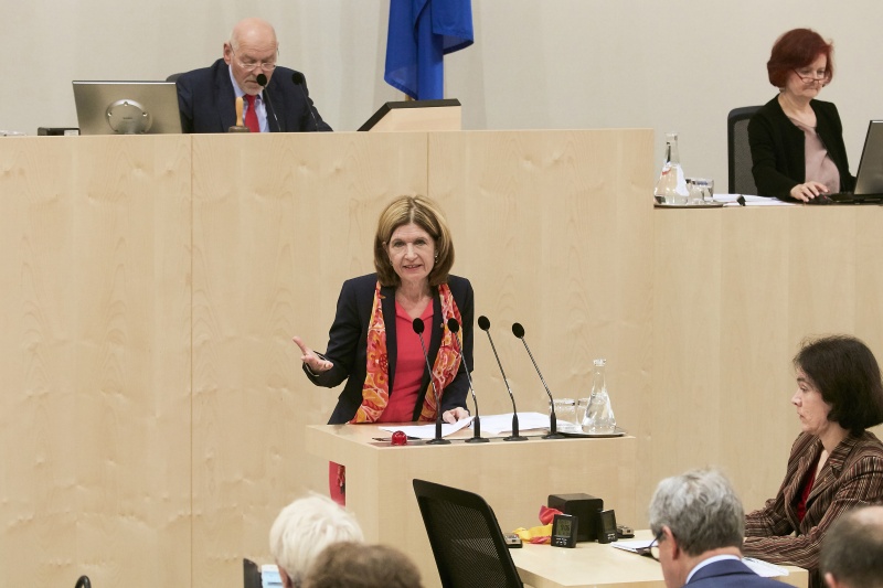 Bundesrätin Andrea Eder-Gitschthaler (V) am Rednerpult