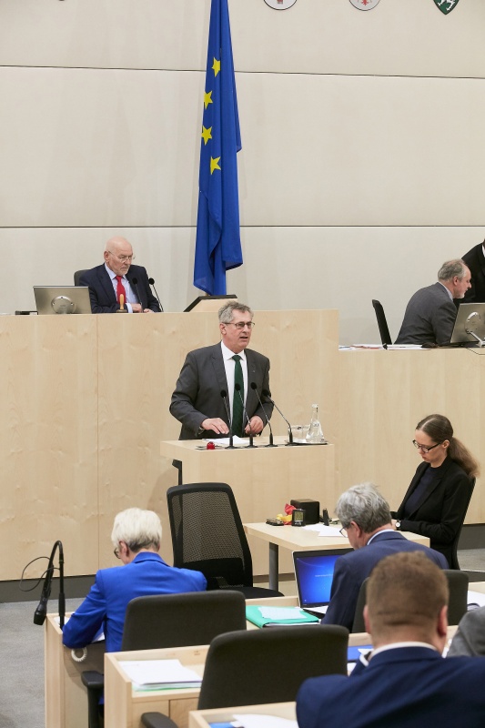 Bundesrat Martin Preineder (V) am Rednerpult