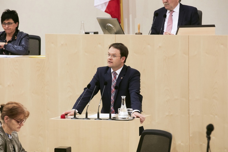 Bundesrat Rene Pfister (S) am Rednerpult