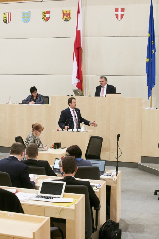 Bundesrat Rene Pfister (S) am Rednerpult