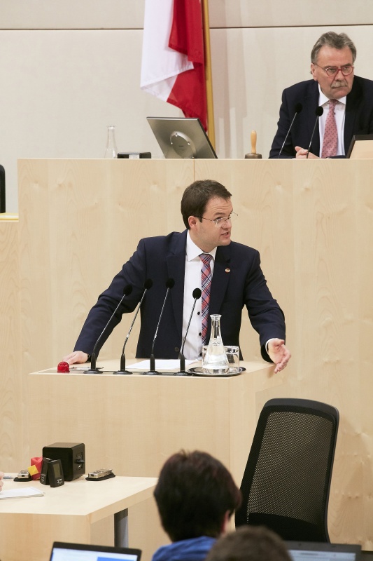 Bundesrat Rene Pfister (S) am Rednerpult