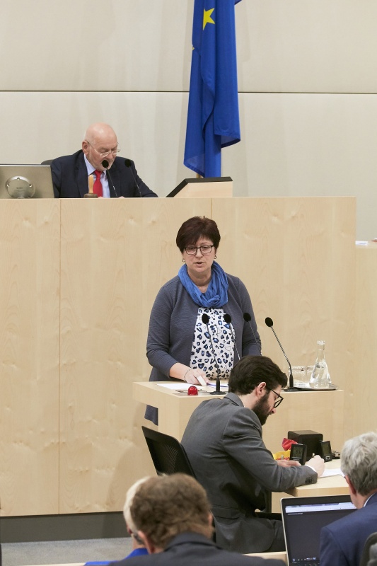 Bundesrätin Rosa Ecker (F) am Rednerpult