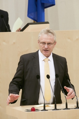 Bundesrat Ferdinand Tiefnig (V) am Rednerpult