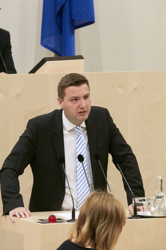 Bundesrat Michael Raml (F) am Rednerpult