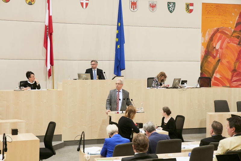 Bundesrat Peter Oberlehner (V) am Rednerpult