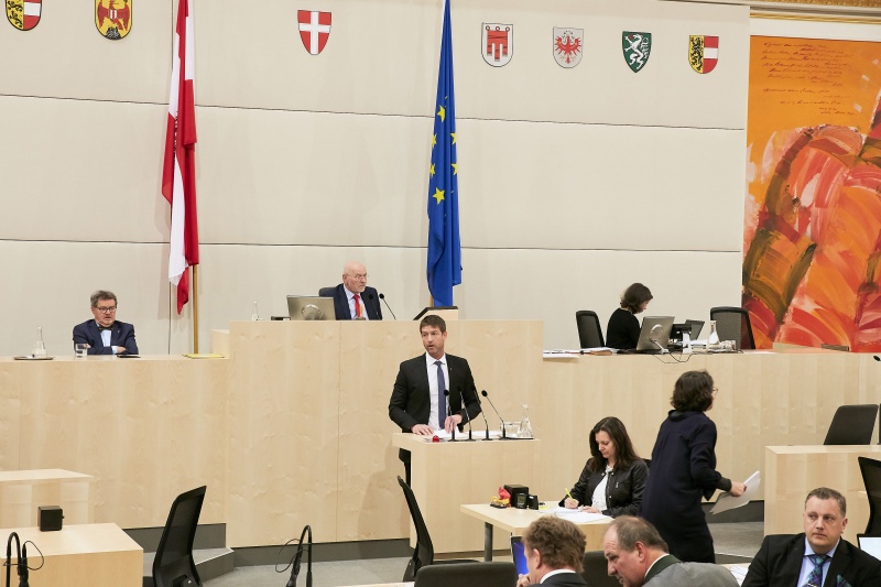 Bundesrat Thomas Schererbauer (F) am Rednerpult