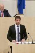 Bundesrat Thomas Schererbauer (F) am Rednerpult