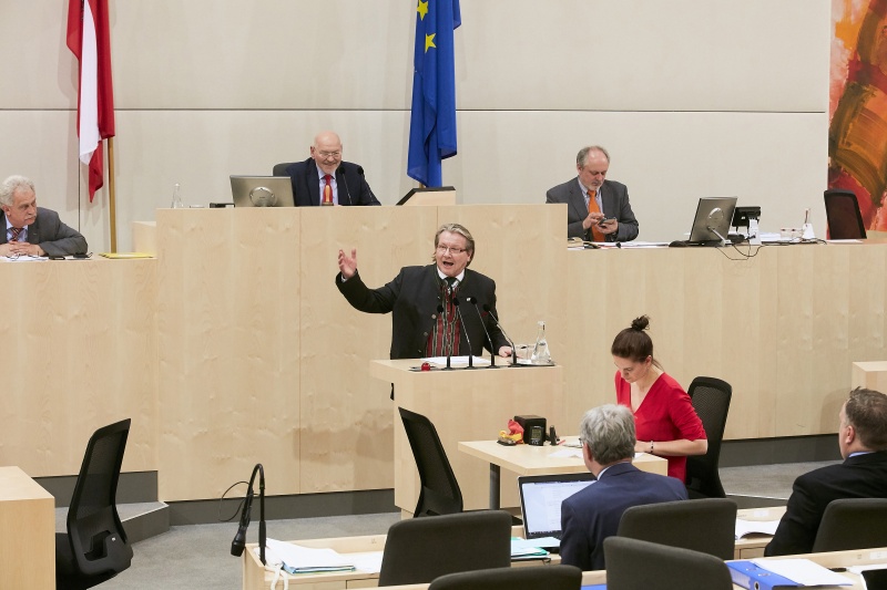 Bundesrat Hubert Koller (S) am Rednerpult