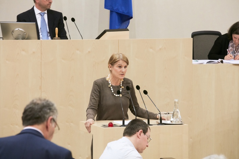 Bundesrätin Elisabeth Grossmann (S) am Rednerpult