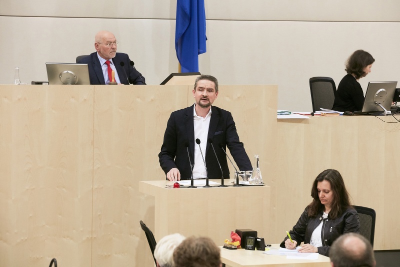 Bundesrat Martin Weber (S) am Rednerpult