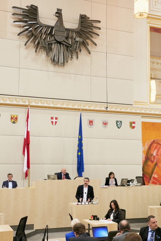 Bundesrat Martin Weber (S) am Rednerpult