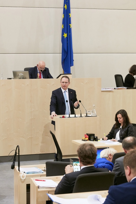 Bundesrat Georg Schuster (F) am Rednerpult