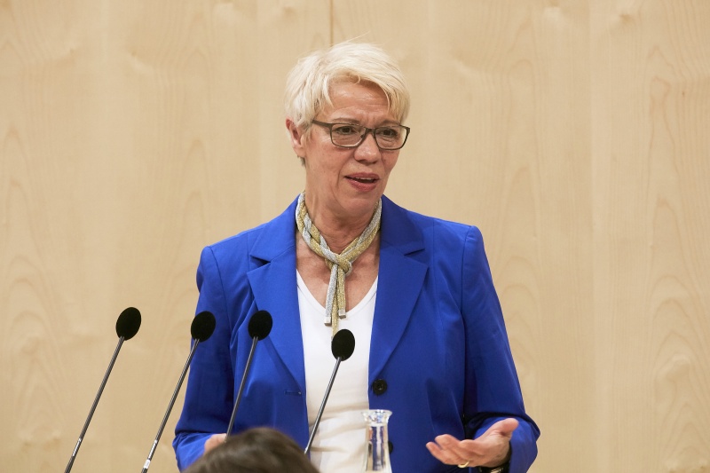 Bundesrätin Monika Mühlwerth (F) am Rednerpult