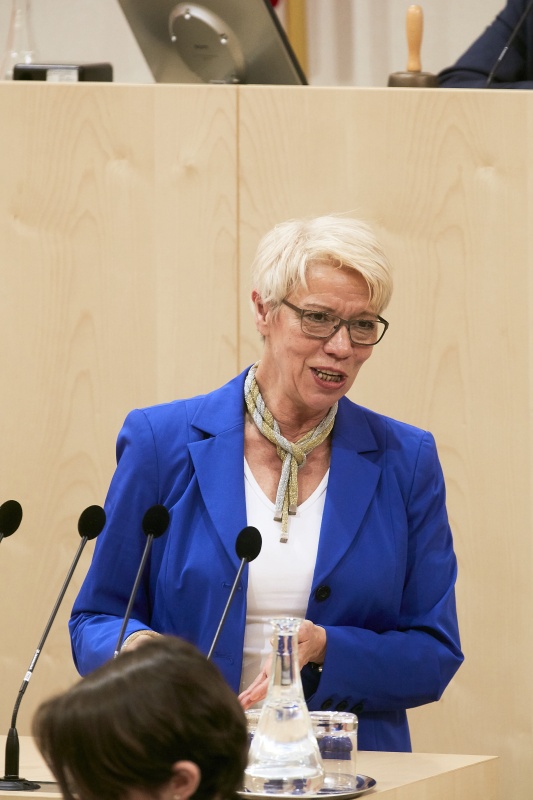 Bundesrätin Monika Mühlwerth (F) am Rednerpult