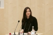 Bundesrätin Ewa Dziedzic (OF) am Rednerpult
