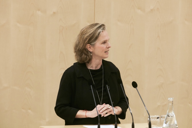 Bundesrätin Daniela Gruber-Pruner (S) am Rednerpult