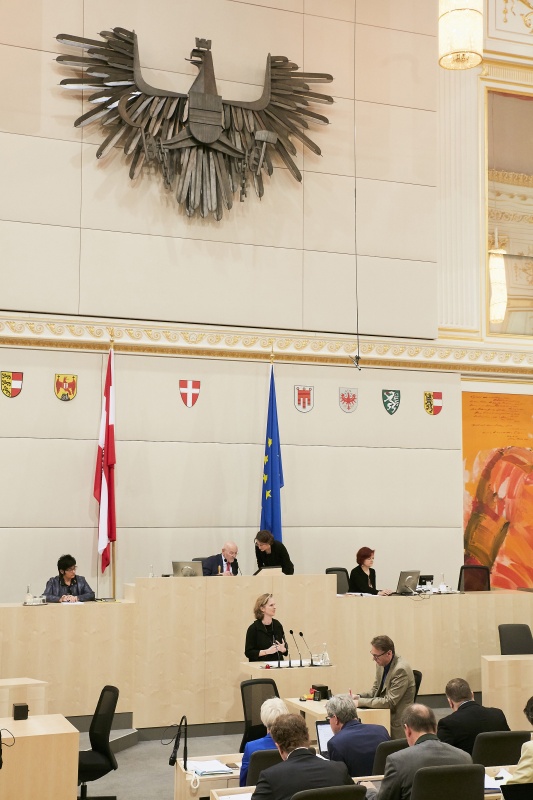 Bundesrätin Daniela Gruber-Pruner (S) am Rednerpult