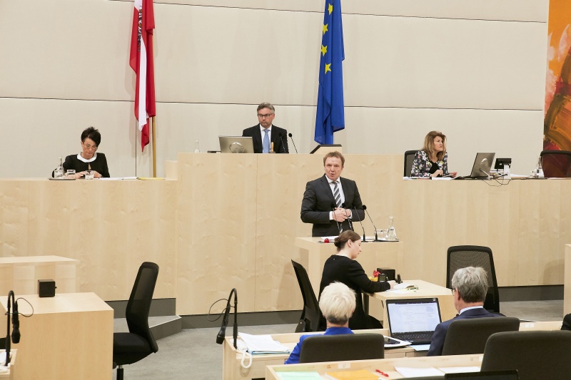 Bundesrat Reinhard Pisec (F) am Rednerpult