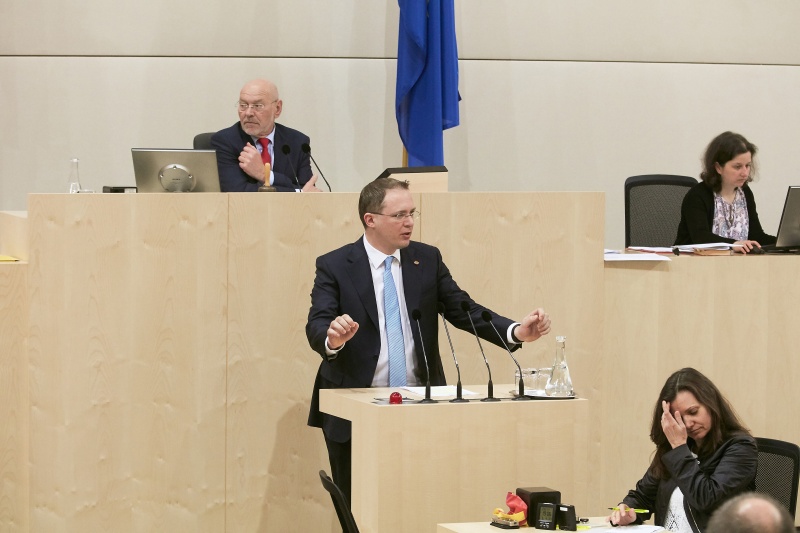 Bundesrat Georg Schuster (F) am Rednerpult