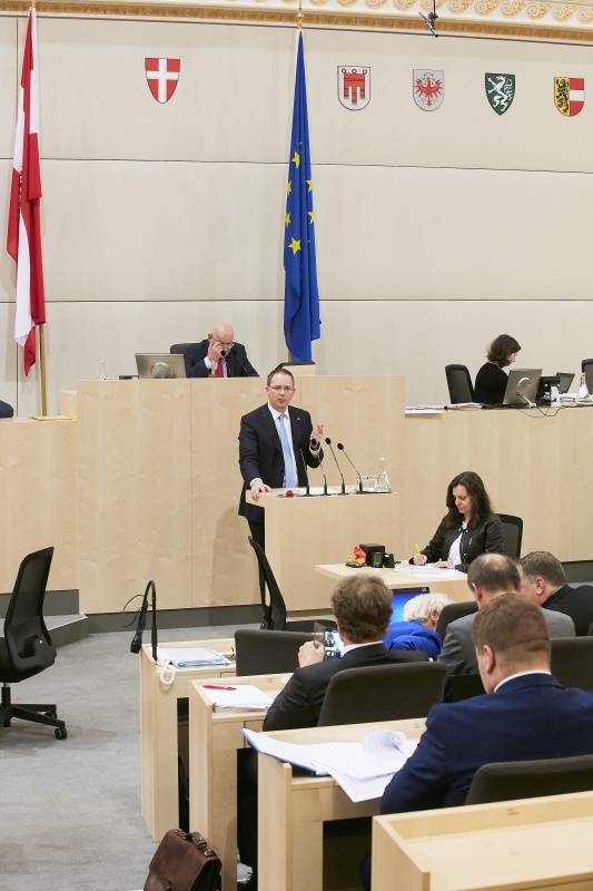 Bundesrat Georg Schuster (F) am Rednerpult